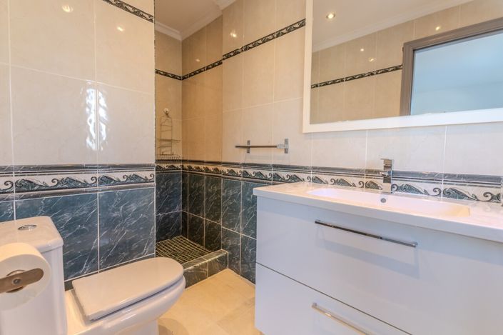 Image No.40-7 Bed Villa for sale