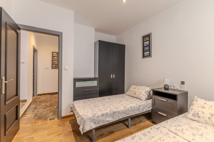 Image No.44-7 Bed Villa for sale