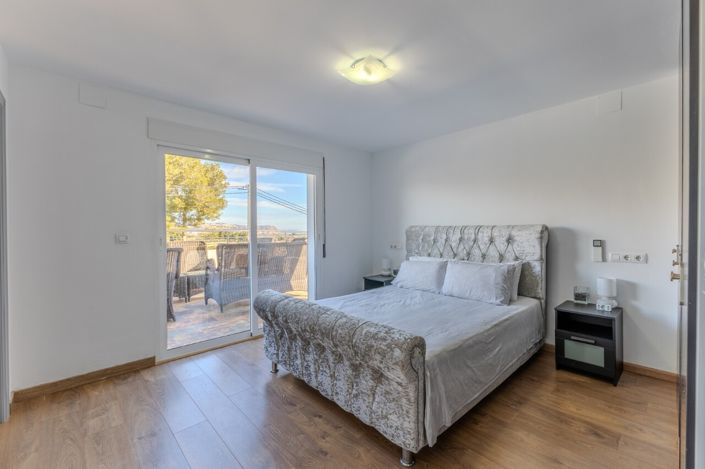 Image No.5-7 Bed Villa for sale