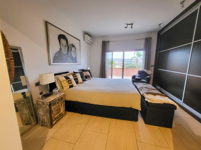 Image No.28-5 Bed Villa for sale