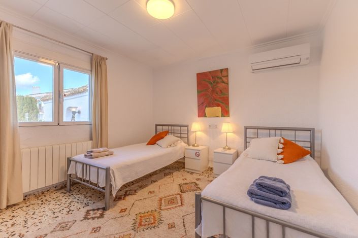 Image No.27-4 Bed Villa for sale