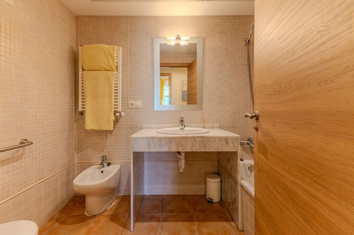 Image No.30-2 Bed Apartment for sale