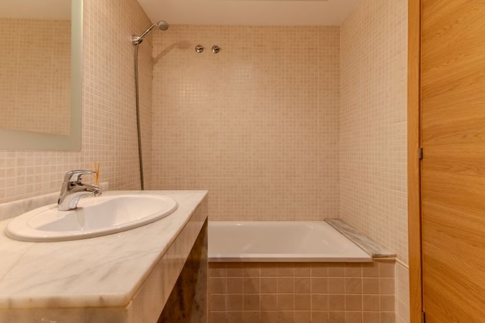 Image No.32-2 Bed Apartment for sale