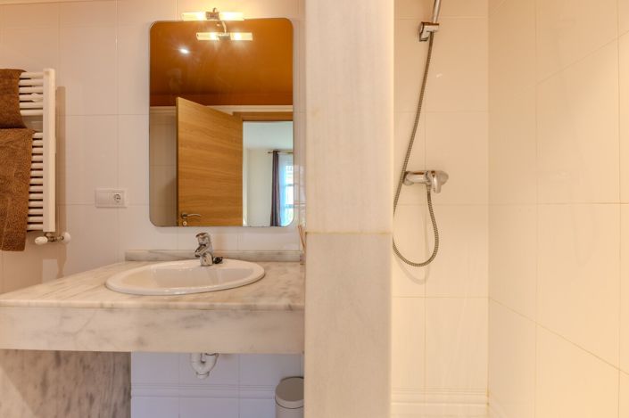 Image No.37-2 Bed Apartment for sale