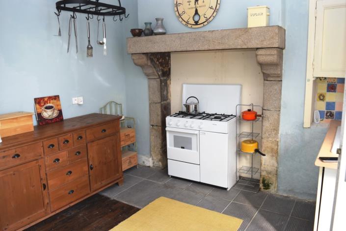 Image No.9-5 Bed House for sale