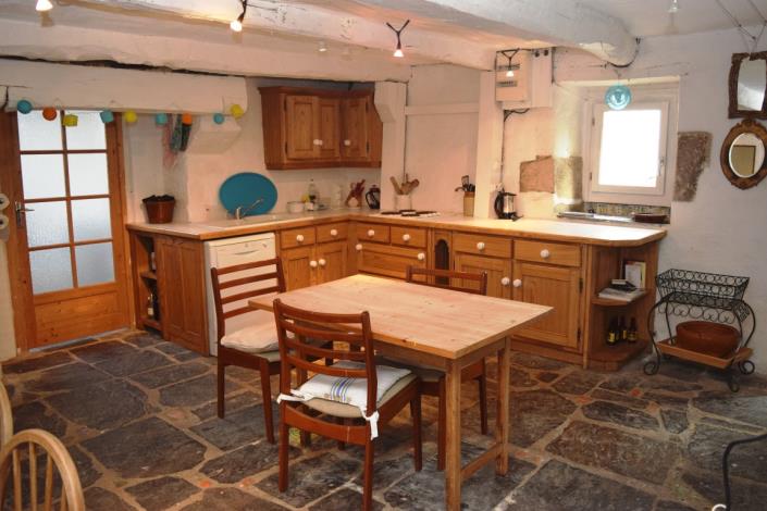 Image No.19-5 Bed House for sale