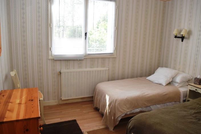 Image No.12-2 Bed House for sale