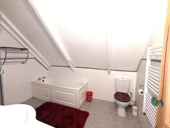 Image No.25-2 Bed House for sale