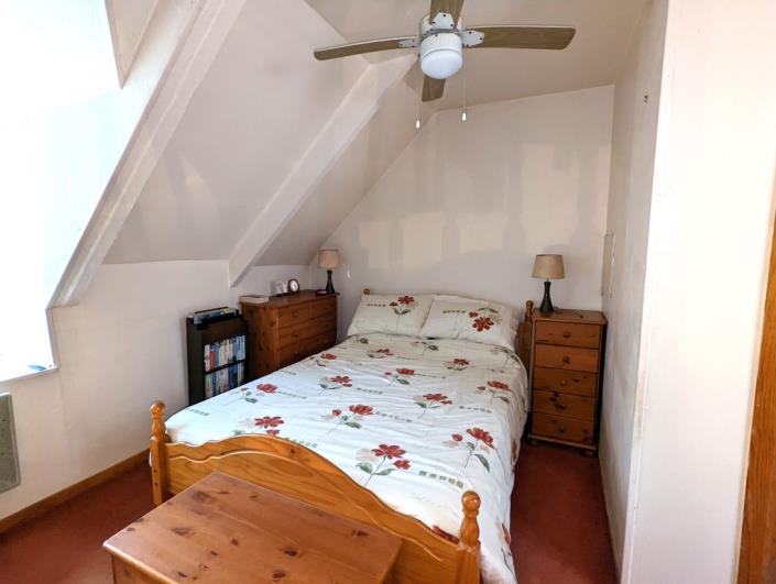 Image No.8-2 Bed House for sale