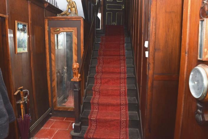 Image No.9-5 Bed House for sale