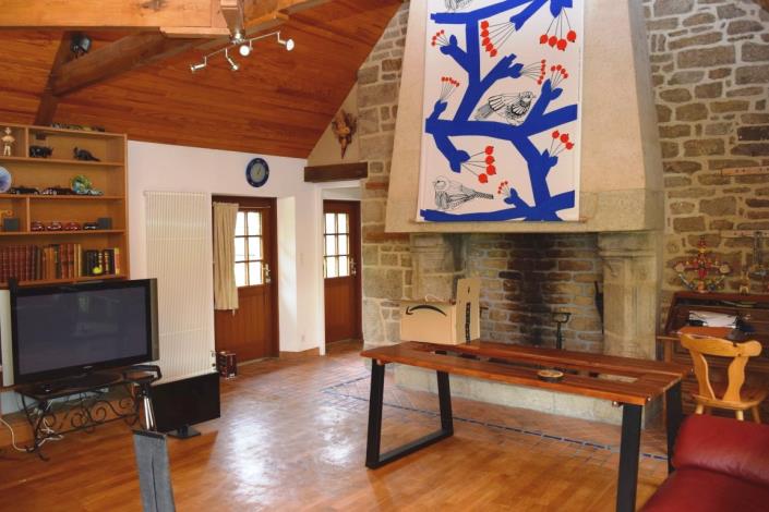 Image No.8-6 Bed House for sale