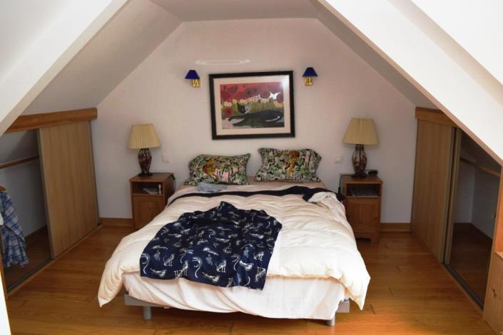 Image No.20-6 Bed House for sale