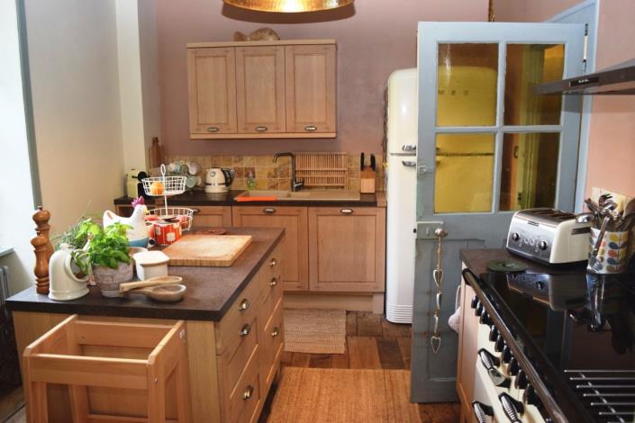 Image No.13-6 Bed House for sale