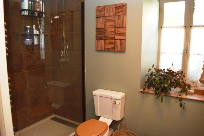 Image No.12-6 Bed House for sale