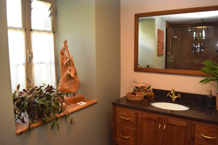 Image No.11-6 Bed House for sale