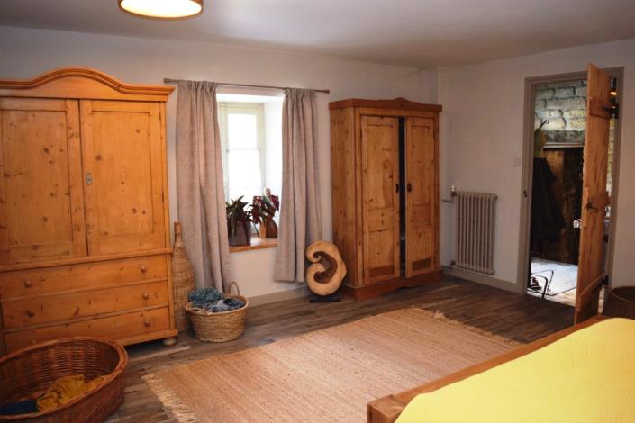 Image No.9-6 Bed House for sale