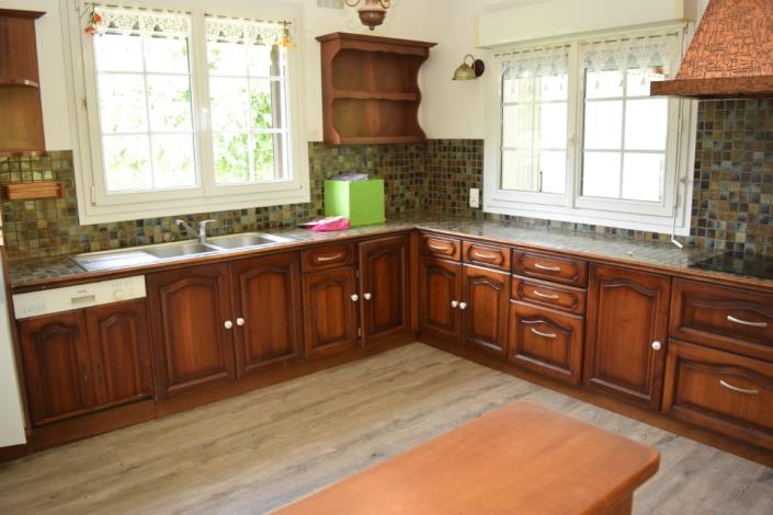 Image No.10-3 Bed House for sale