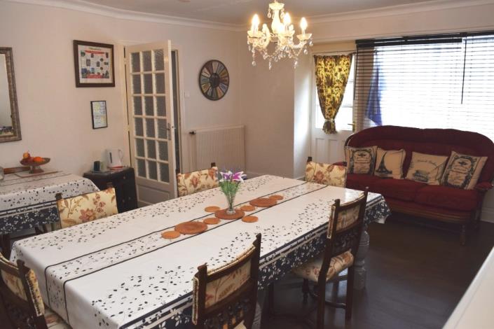 Image No.9-5 Bed House for sale