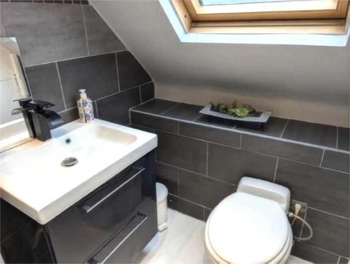 Image No.17-2 Bed House for sale