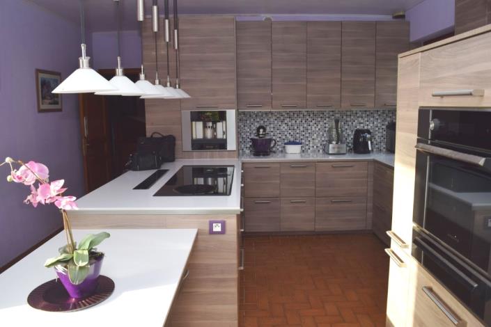 Image No.7-5 Bed House for sale