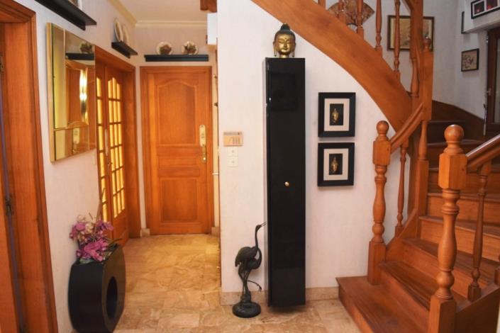 Image No.10-5 Bed House for sale