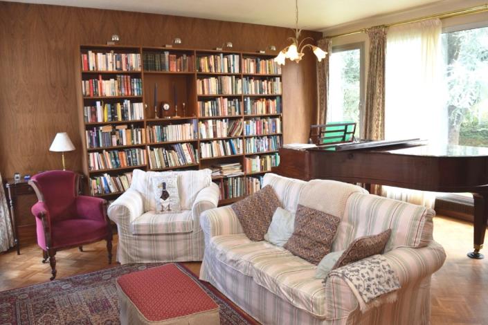 Image No.10-4 Bed House for sale