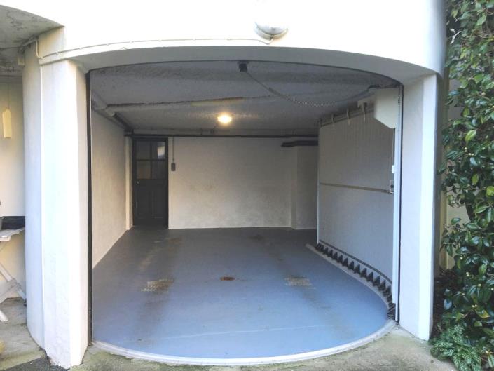 Image No.30-4 Bed House for sale