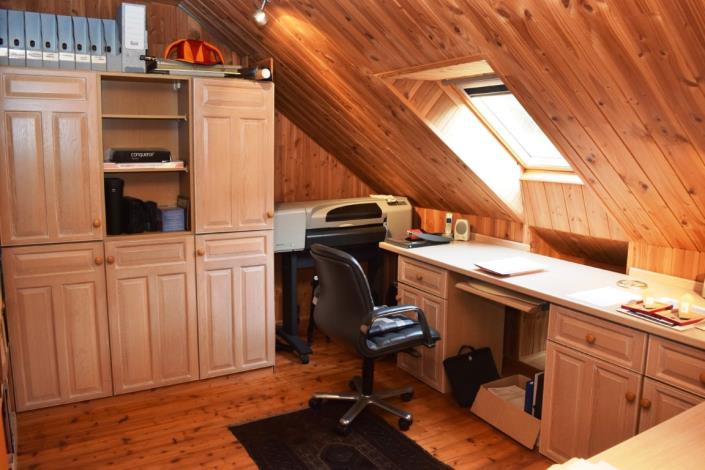 Image No.17-6 Bed House for sale