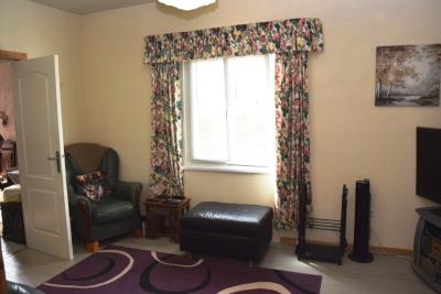 16450-HOUSE-1-SALON-VUE-2