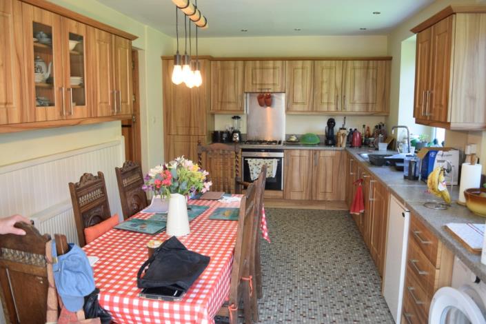 Image No.6-4 Bed House for sale