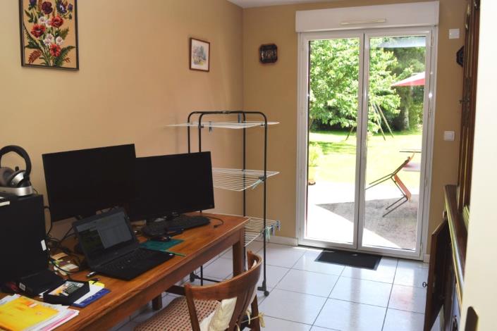 Image No.8-5 Bed House for sale