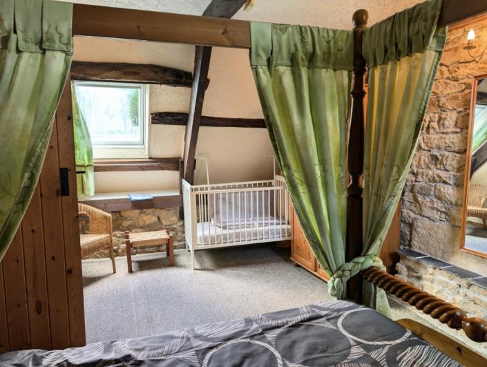 Image No.19-9 Bed Gite for sale