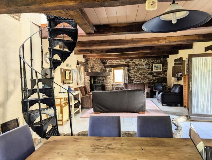 Image No.27-9 Bed Gite for sale