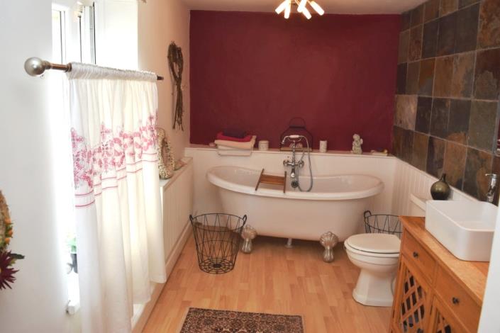 Image No.11-4 Bed House for sale