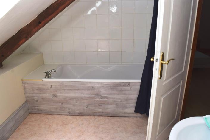 Image No.17-11 Bed House for sale