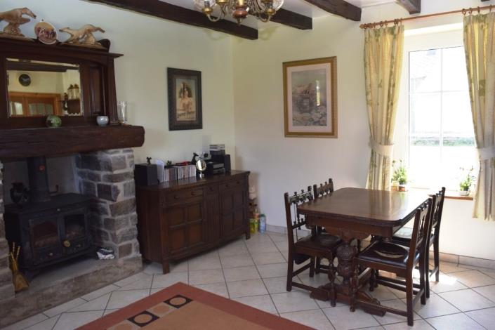 Image No.9-5 Bed House for sale