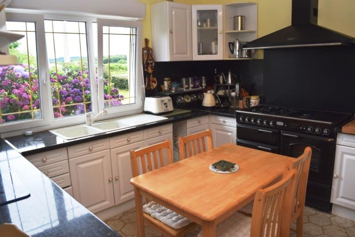 Image No.5-5 Bed House for sale