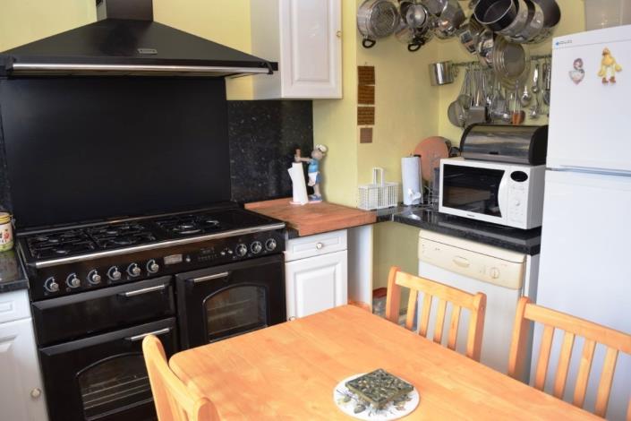 Image No.6-5 Bed House for sale