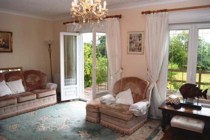 Image No.8-5 Bed House for sale