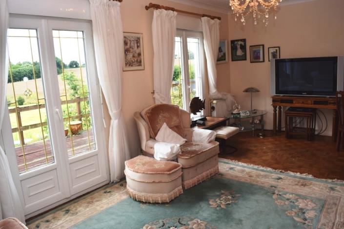 Image No.9-5 Bed House for sale