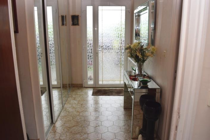 Image No.10-5 Bed House for sale