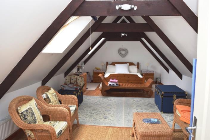 Image No.9-2 Bed House for sale