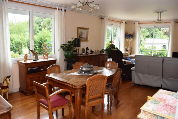 Image No.5-6 Bed House for sale