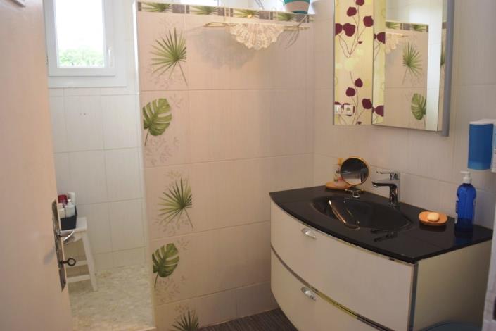 Image No.15-6 Bed House for sale