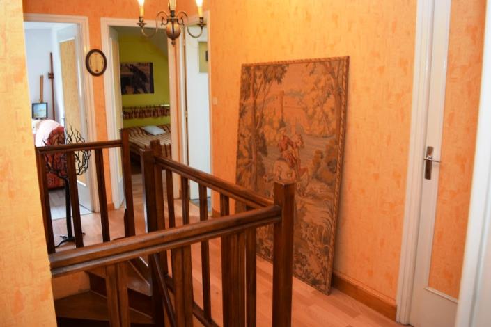 Image No.21-6 Bed House for sale