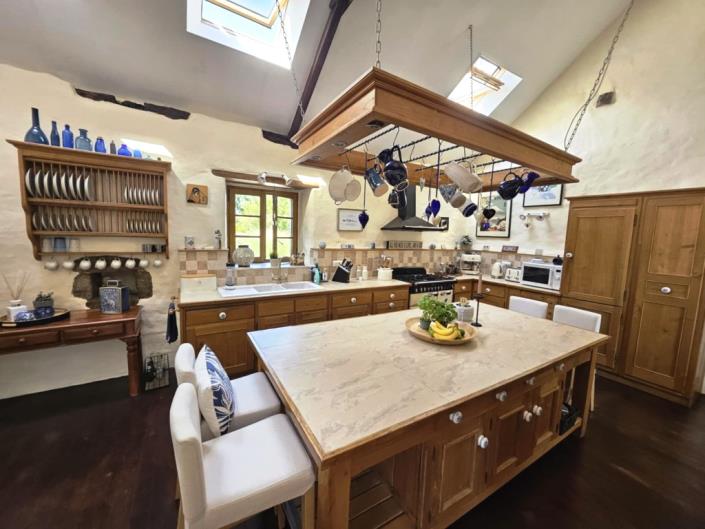 Image No.6-3 Bed House for sale