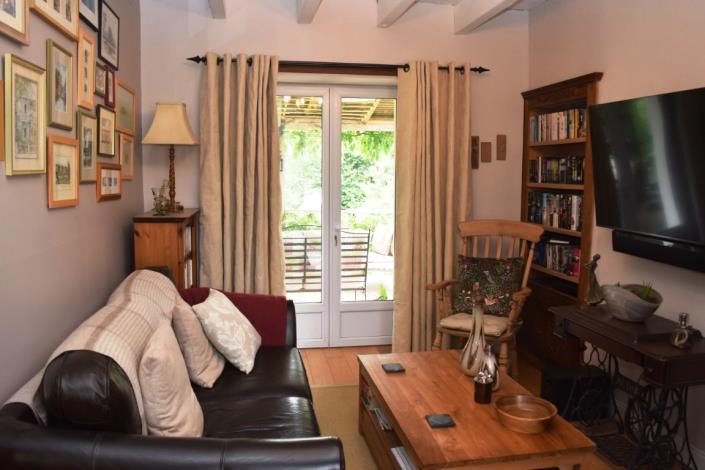 Image No.8-2 Bed House for sale