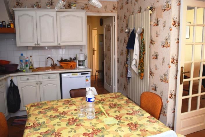 Image No.7-7 Bed House for sale