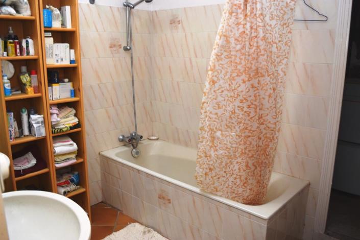 Image No.10-7 Bed House for sale