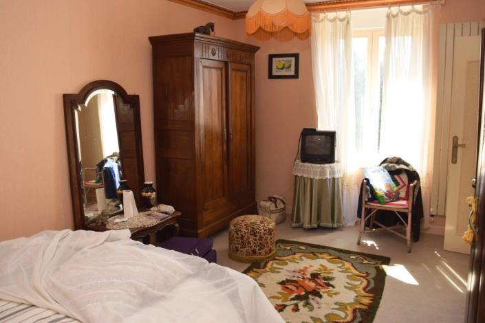 Image No.12-7 Bed House for sale